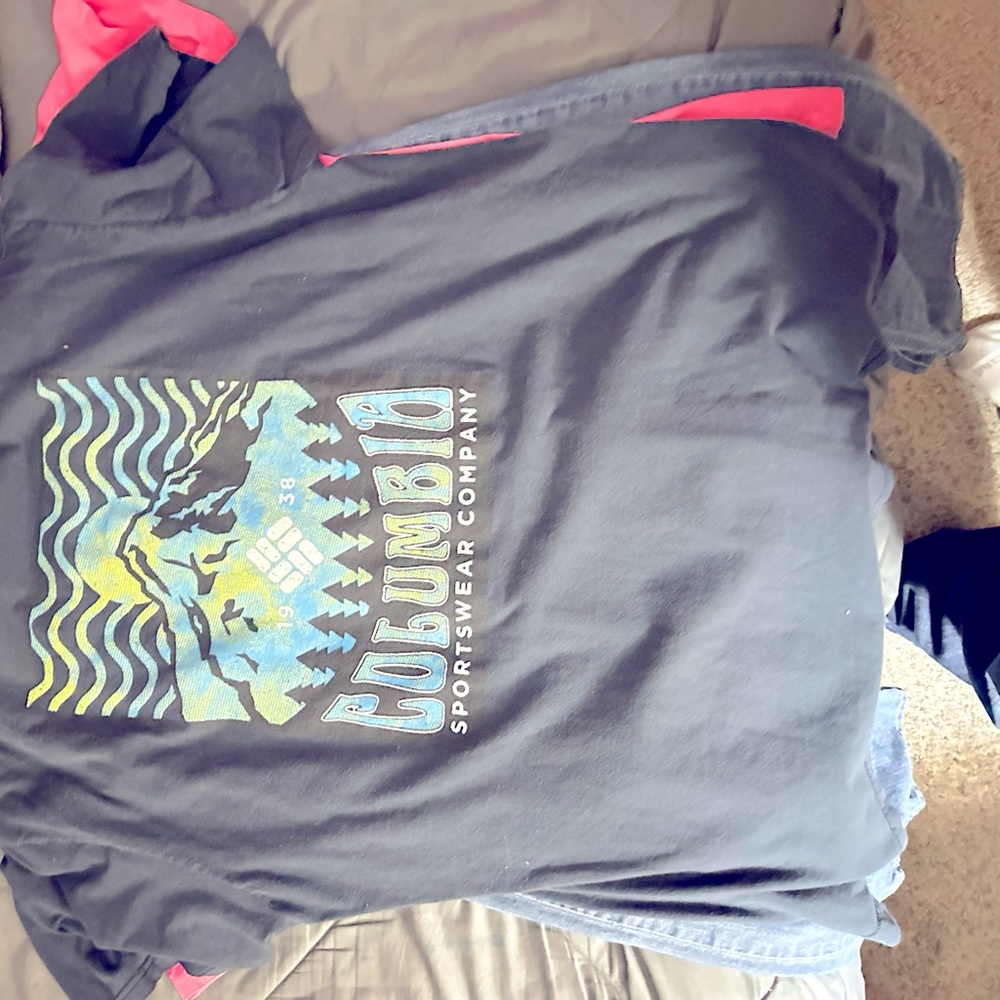 Blue Columbia short sleeve don’t wear